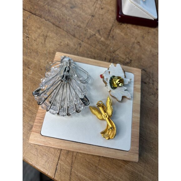 Three Angel And Cherub-Themed brooches pins - Picture 2 of 7